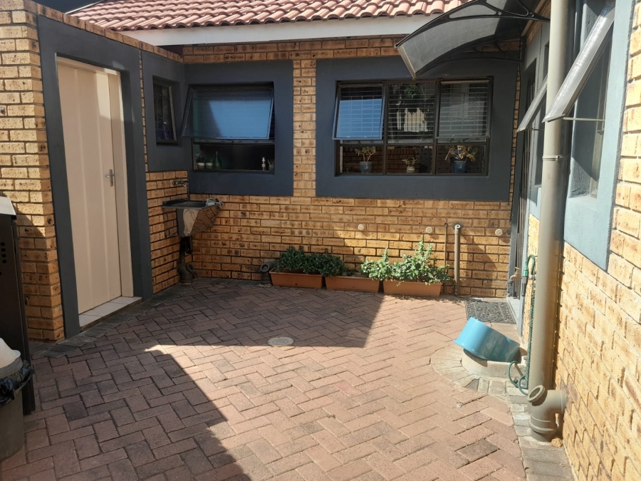 4 Bedroom Property for Sale in Cashan North West